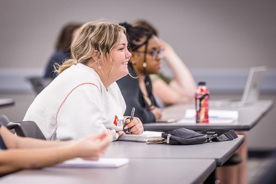 Northwest's emphasis on profession-based education prepares students for success in launching their careers or continuing their education. (Photo by Lauren Adams/<a href='http://museum.lscarpet.net'>和记棋牌娱乐</a>)